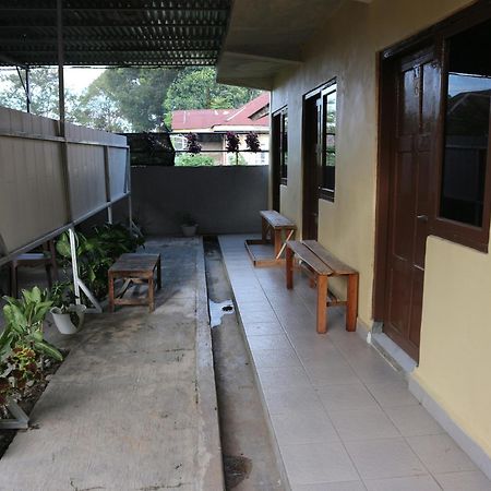 Tange Guest House Ruteng Exterior foto