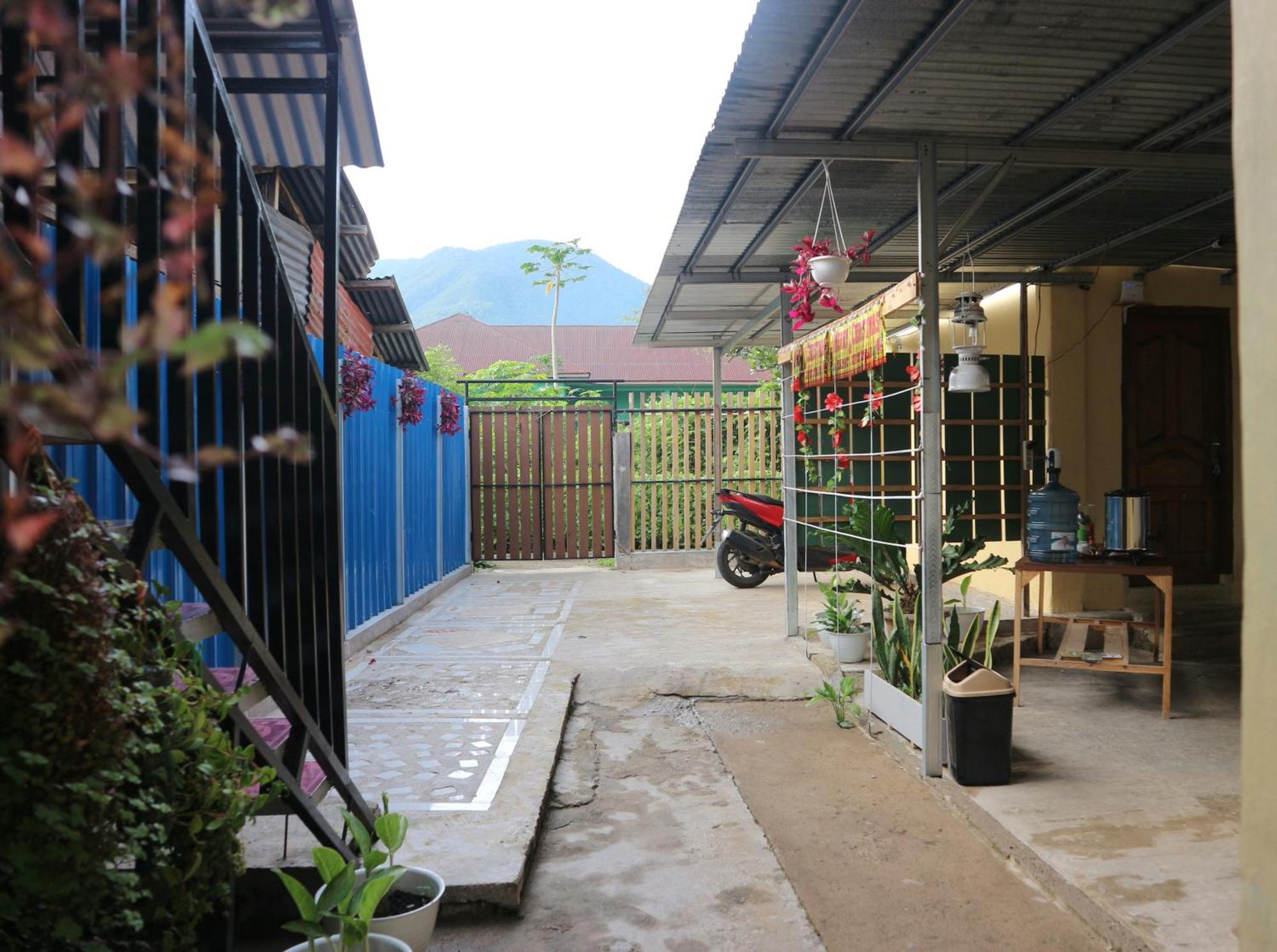 Tange Guest House Ruteng Exterior foto